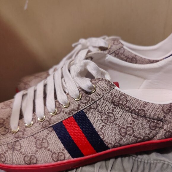 Gucci shoes - Picture 1 of 3